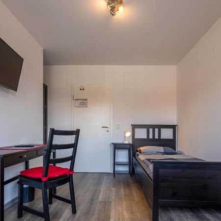 Gaestehaus Olympia Wilhelmshaven - Moderne Einzelzimmer Mit Eigenem Bad Fuer Monteure ショルテンス エクステリア 写真