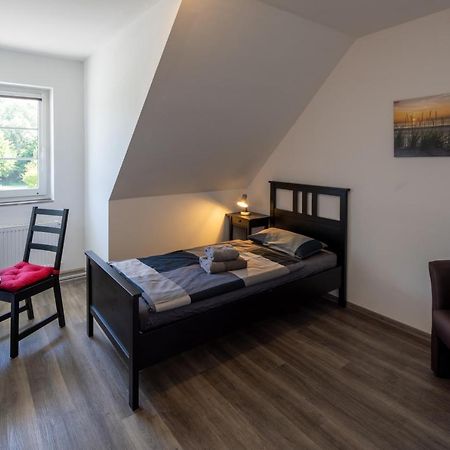 Gaestehaus Olympia Wilhelmshaven - Moderne Einzelzimmer Mit Eigenem Bad Fuer Monteure ショルテンス エクステリア 写真