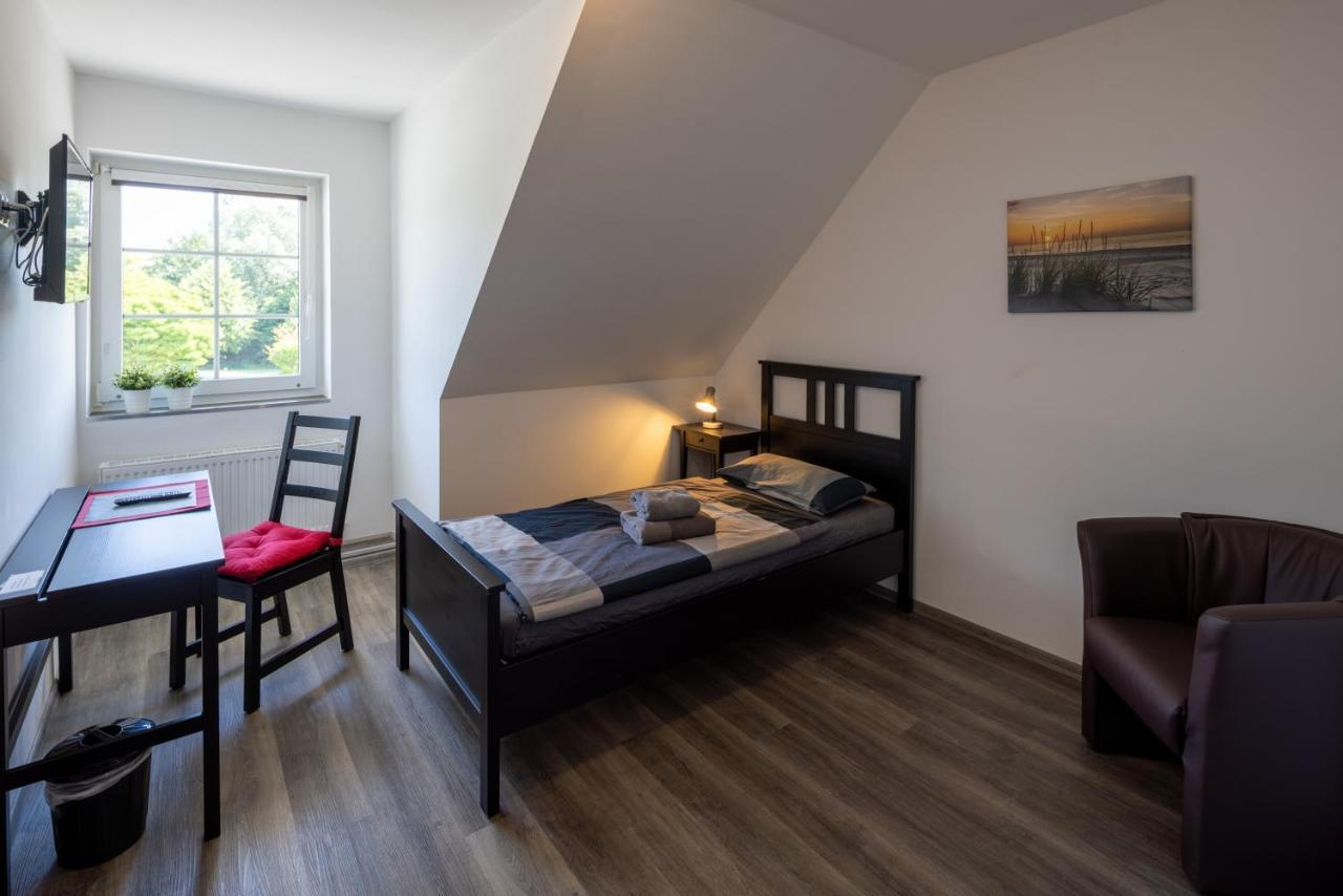 Gaestehaus Olympia Wilhelmshaven - Moderne Einzelzimmer Mit Eigenem Bad Fuer Monteure ショルテンス エクステリア 写真