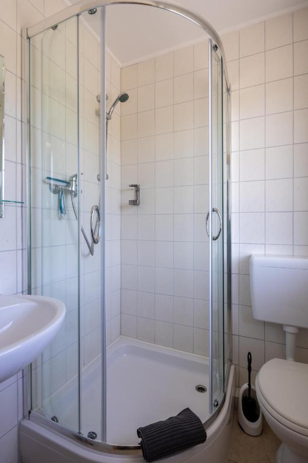 Gaestehaus Olympia Wilhelmshaven - Moderne Einzelzimmer Mit Eigenem Bad Fuer Monteure ショルテンス エクステリア 写真